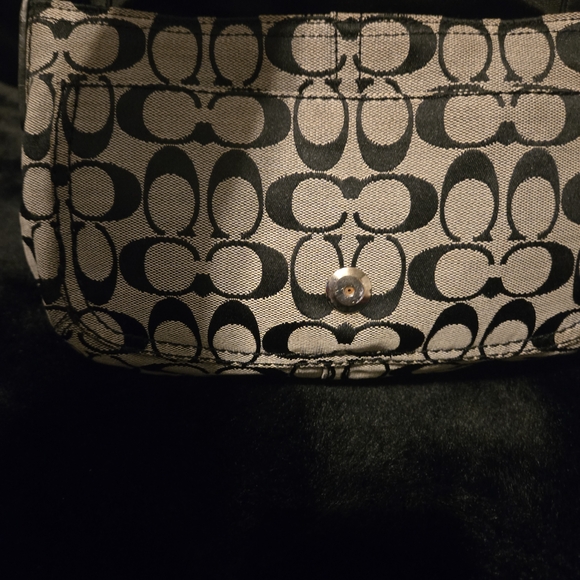 Coach Black And Gray Signature Soho Buckle - Picture 16 of 16